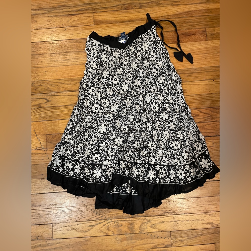 Unity International Black/White Floral skirt - Small